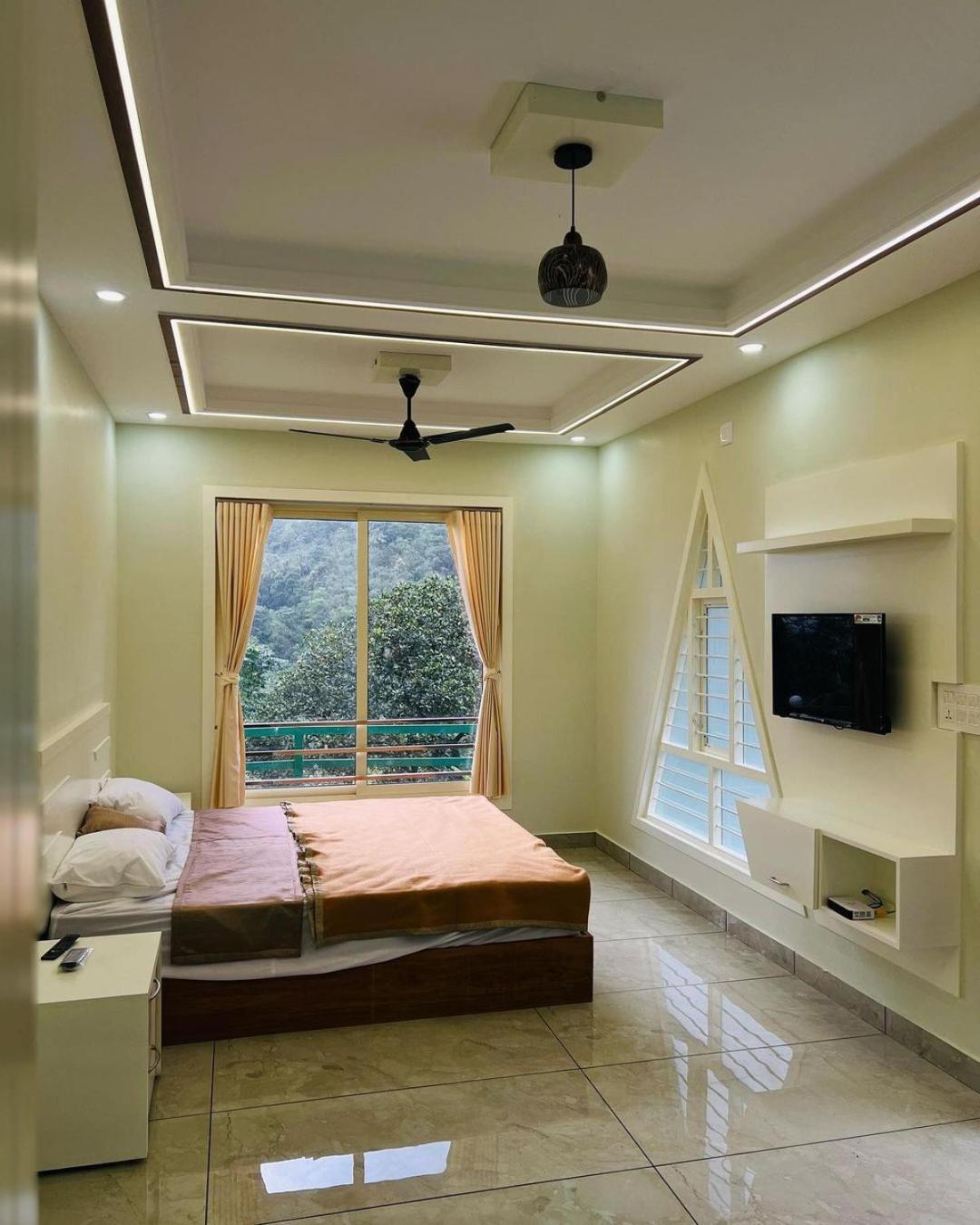 Royal Mount Inn Resorts Paithalmala エクステリア 写真