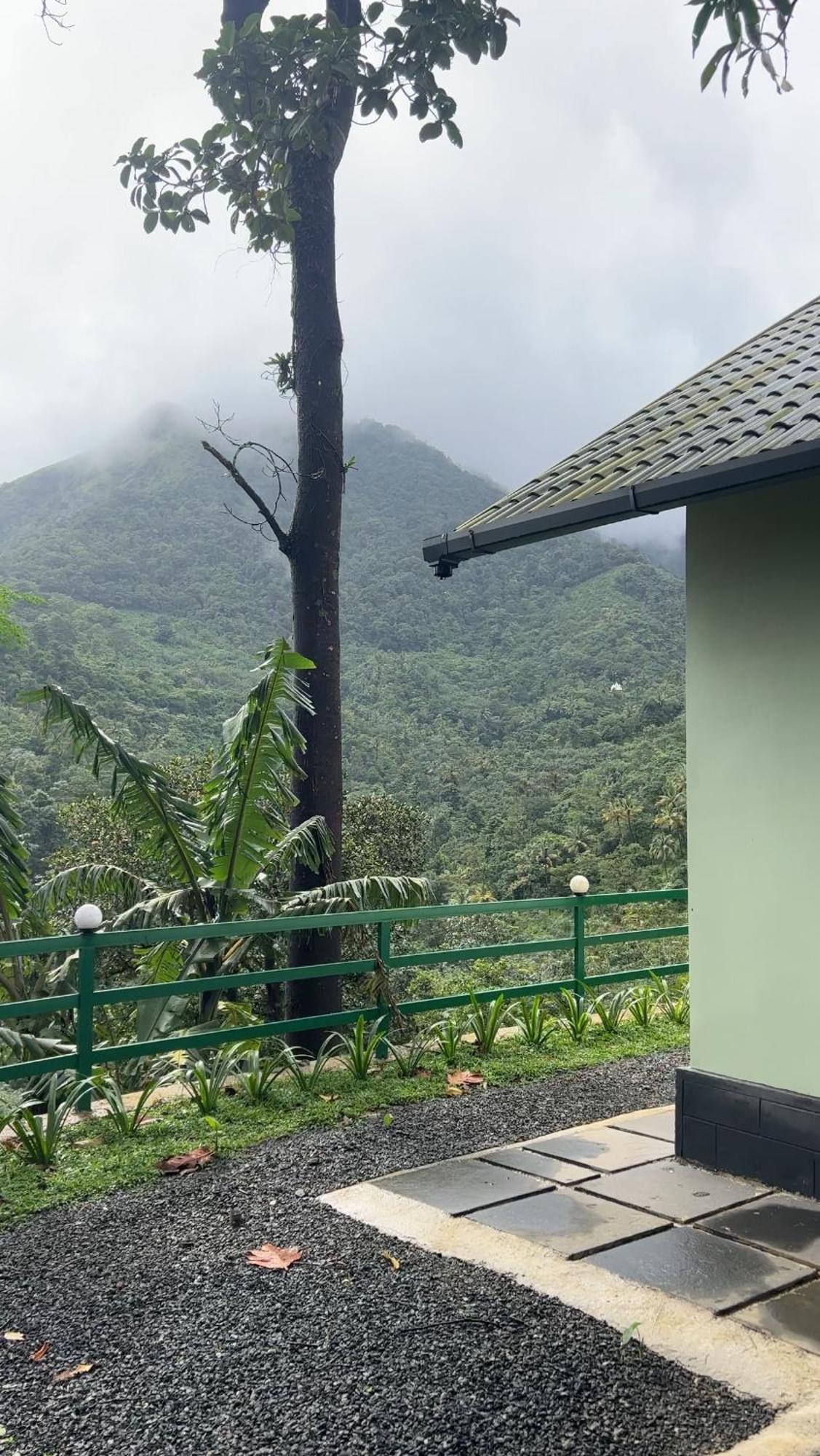 Royal Mount Inn Resorts Paithalmala エクステリア 写真