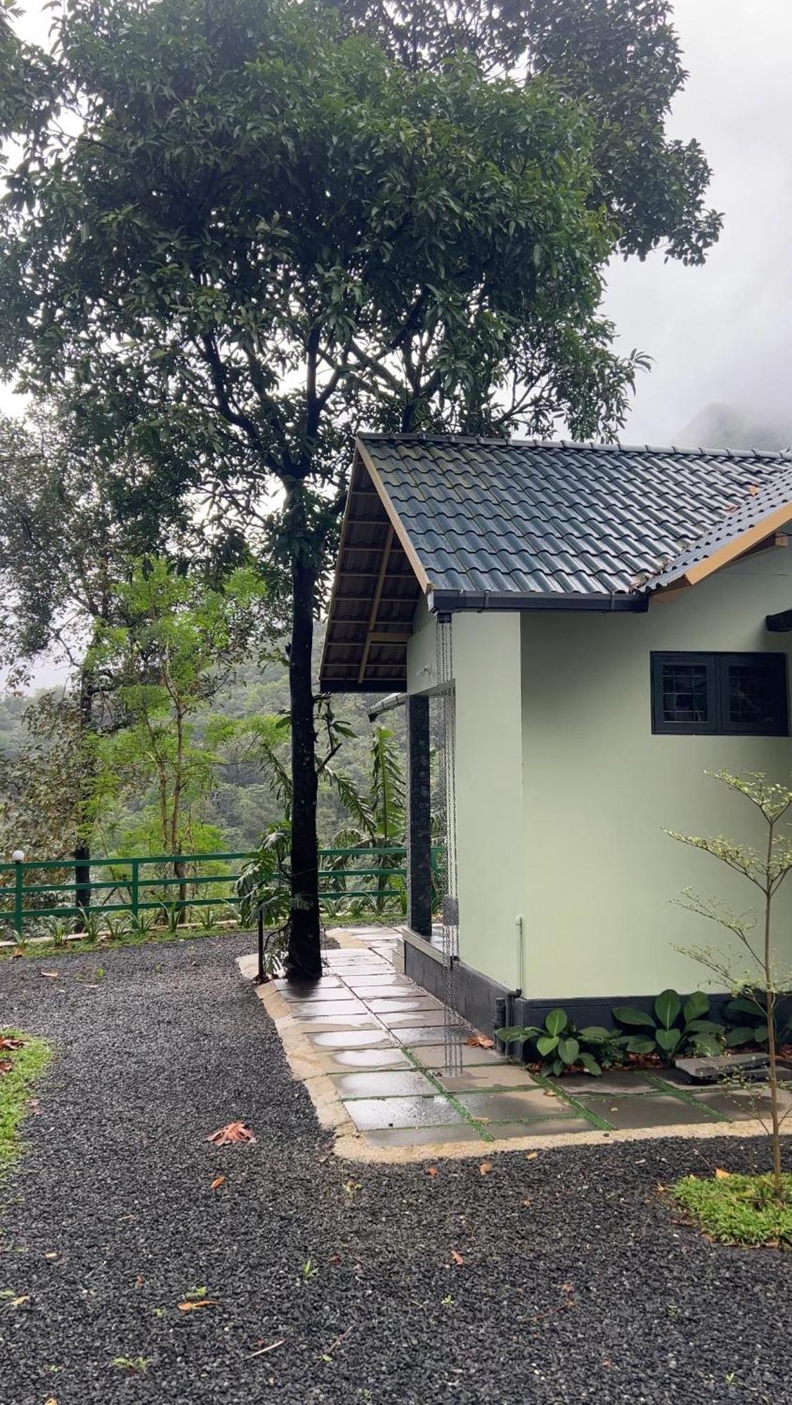 Royal Mount Inn Resorts Paithalmala エクステリア 写真