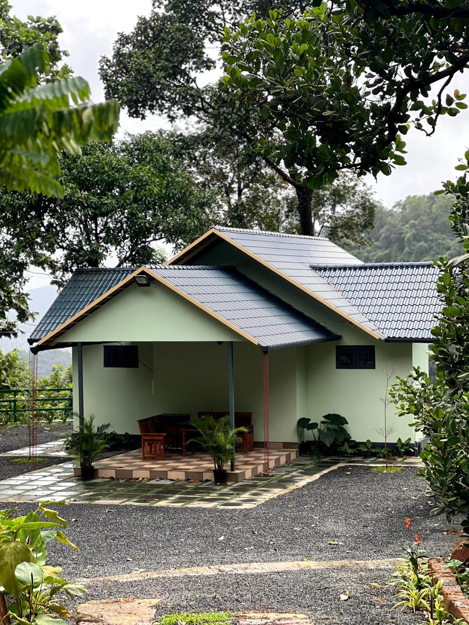 Royal Mount Inn Resorts Paithalmala エクステリア 写真
